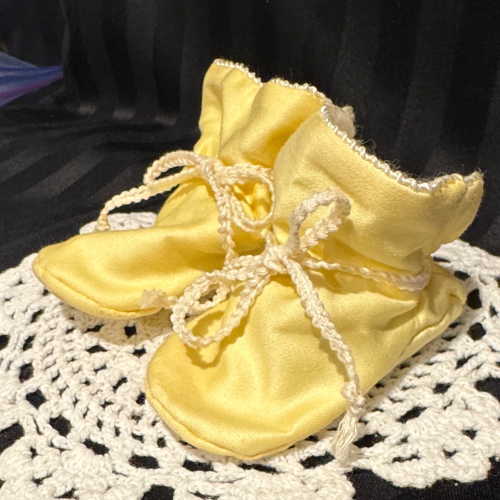 Baby BOOTEE by PATEE from the 1960’s- Yellow